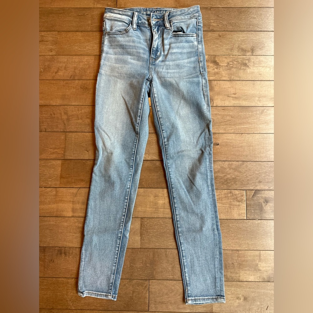 AE light wash skinny jeans